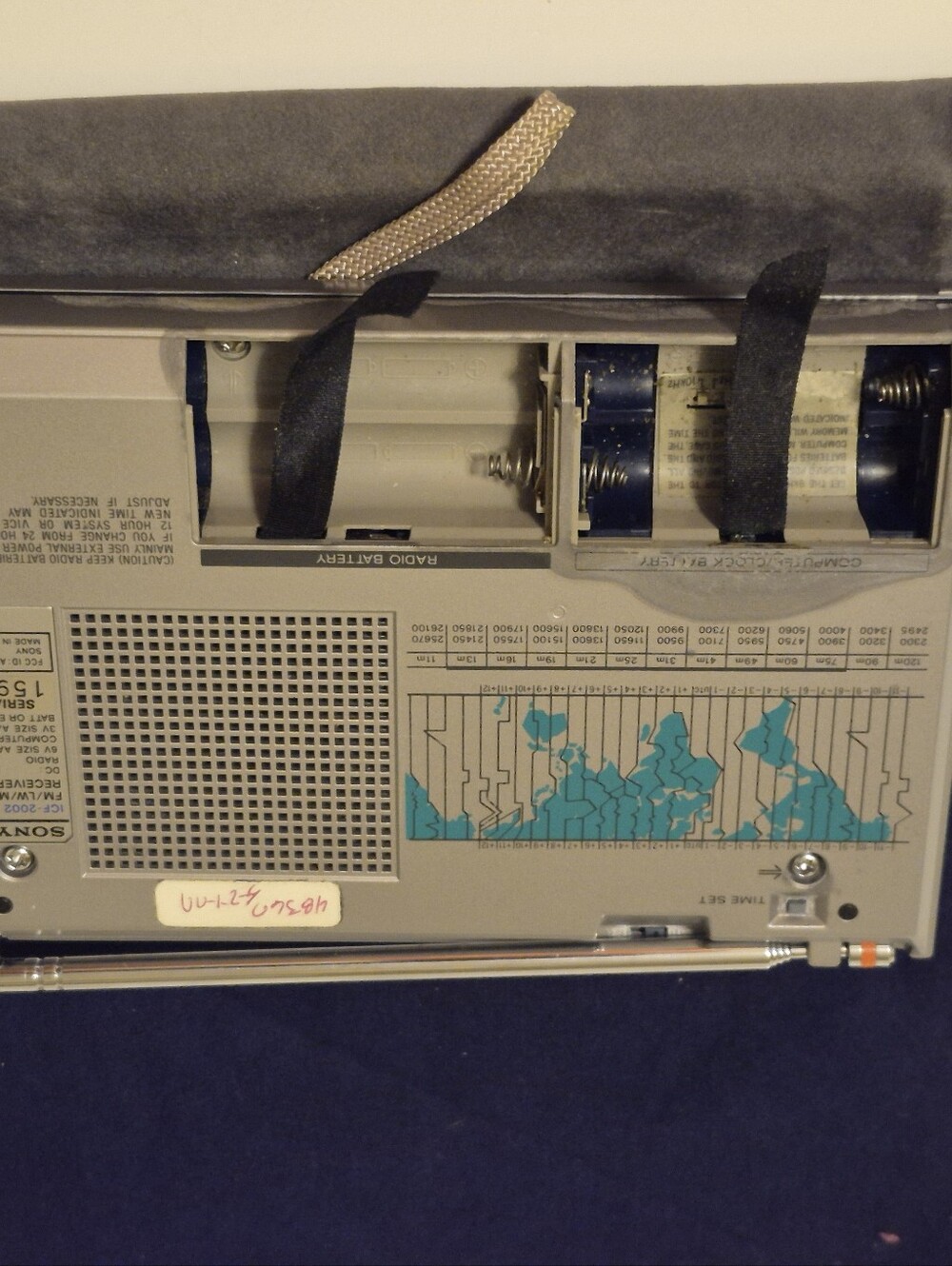 Vintage Sony Icf-2002 Radio - Picture 5 of 13